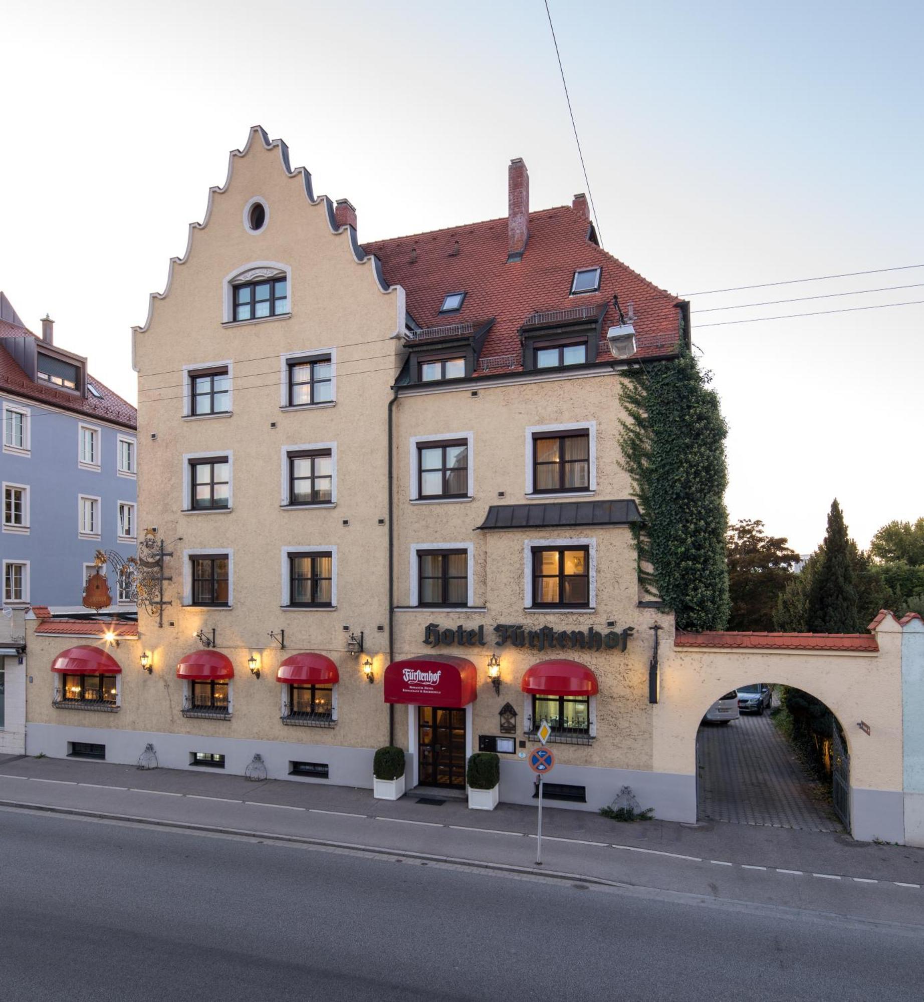 Romantik Hotel Fuerstenhof Landshut Buitenkant foto